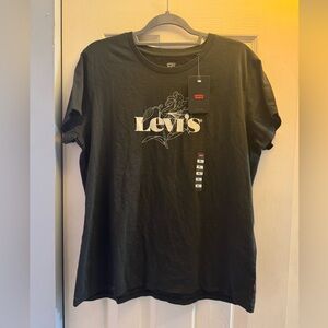 NWT: Levi’s Women’s Black White Flowered Graphic Tee• X-Large